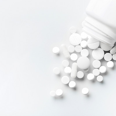 The reasons for prescribing unnecessarily broad-spectrum antibiotics for pneumonia